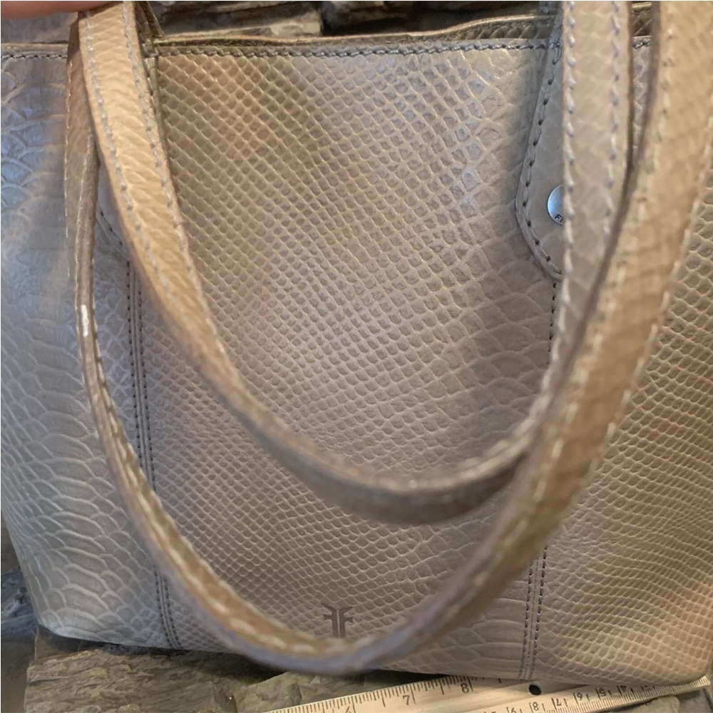 🤍🩶Frye Melissa 3D Floral Snake Embossed Leather Tote $498 - Picture 14 of 16
